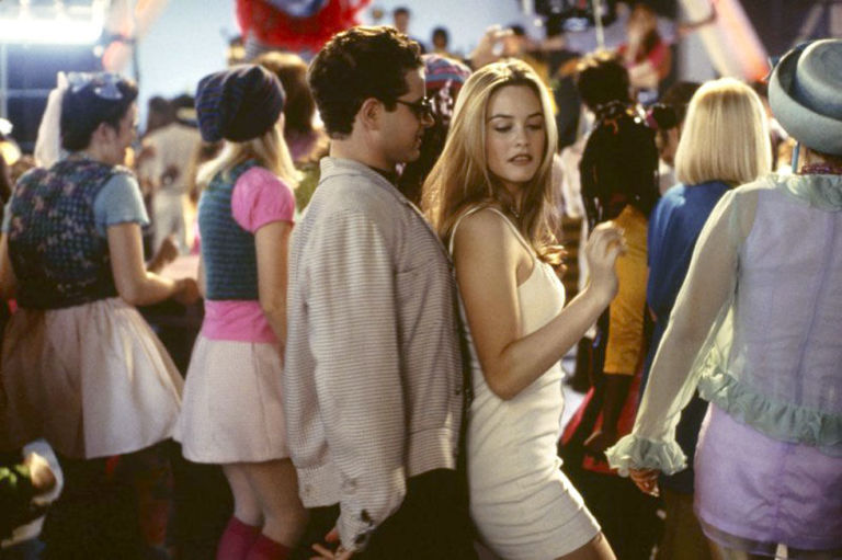 gallery-1436978661-elle-clueless-outfits-01
