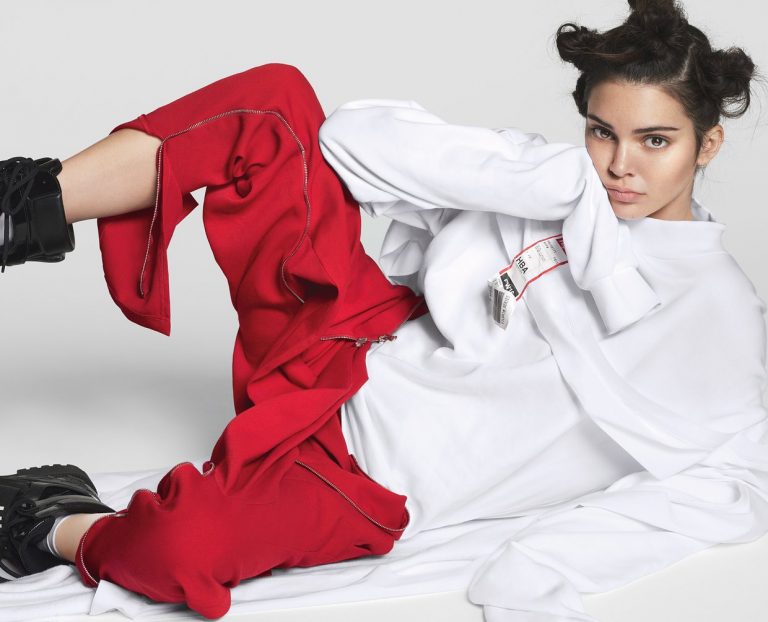 Se Kendall Jenner svare på 73 spørsmål for Vogue