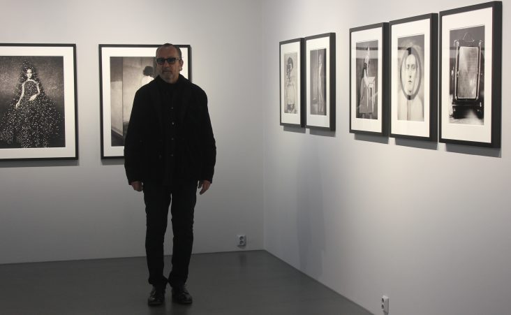 Melk & Honning traff motefotografen Paolo Roversi på Shoot Gallery i Oslo i anledning en ny utstilling.