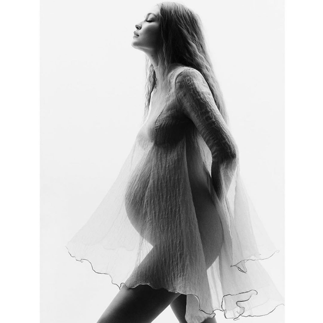 Bilde av Gigi Hadid sin gravidmage