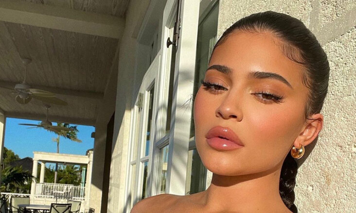 Eat the rich oppfordrer til å avfølge Kylie Jenner