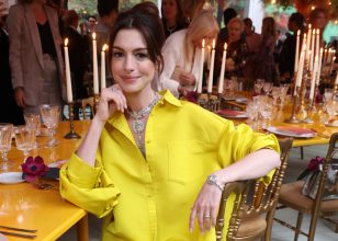 Er Anne Hathaway sommerens store stilikon?