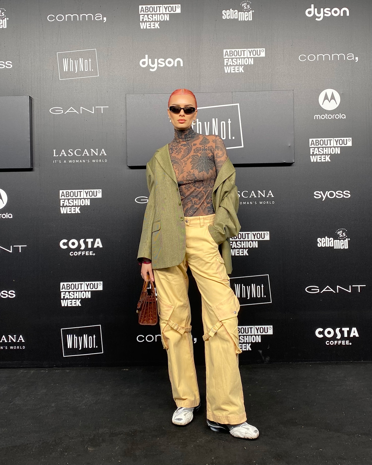 victoria sharp om milano fashion week
