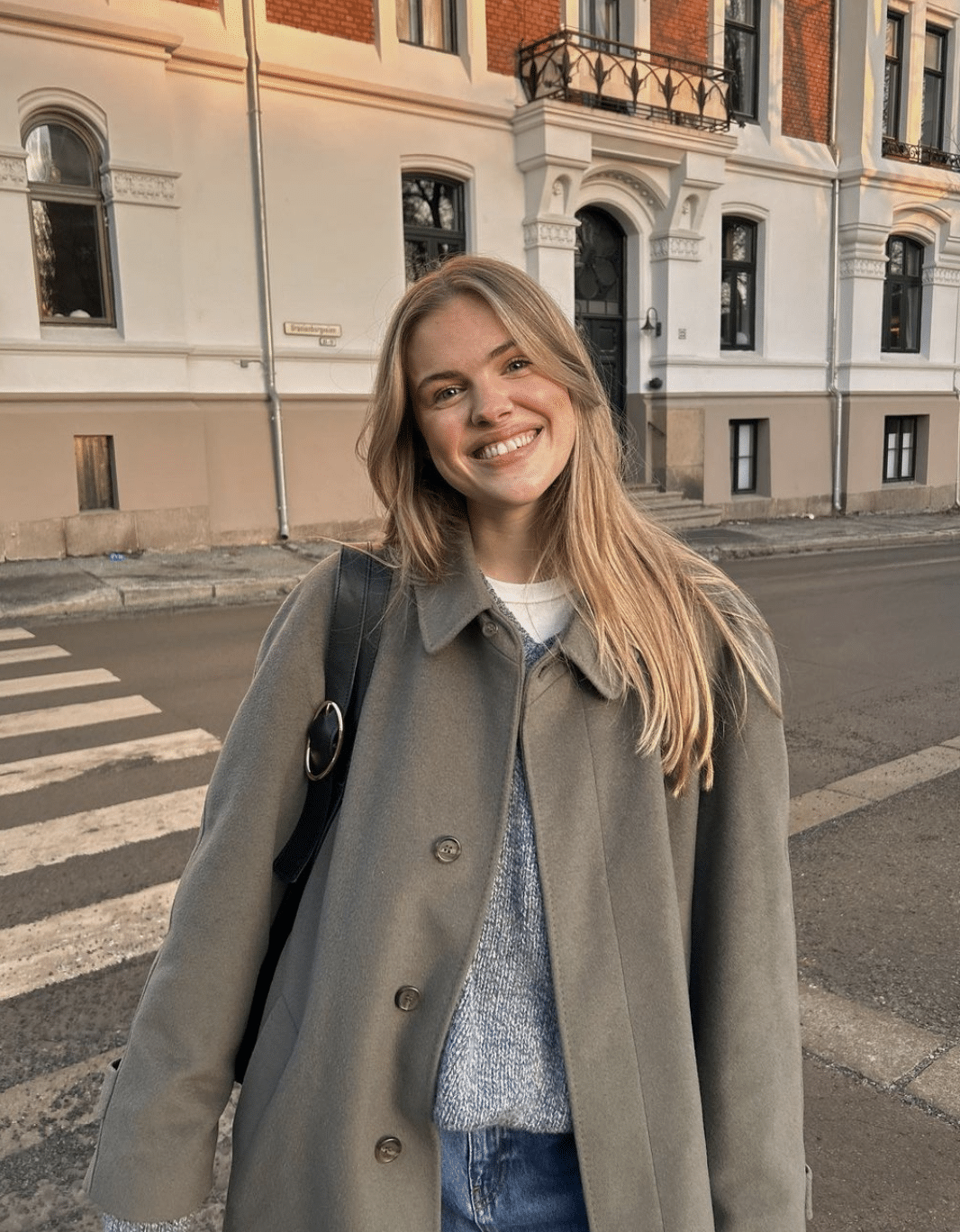 Emma Ställmark synes det hadde vært digg å dra til et sted med sol og varme. Foto: Instagram/ @emmstell