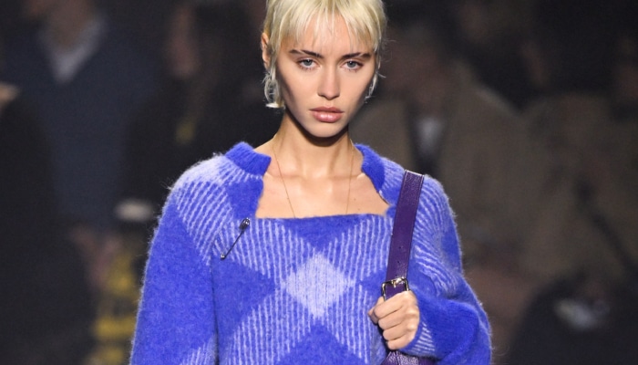 5 kjappe motenyheter: Har du gått glipp av dette? Her Iris law på catwalken til Burberry