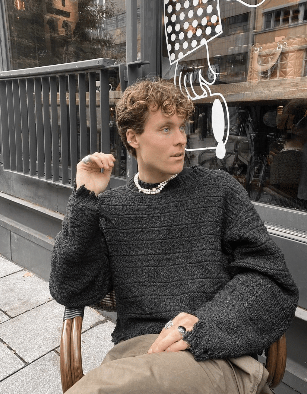 For å imponere William på date må du ha en fin balanse mellom humor og intellegens.