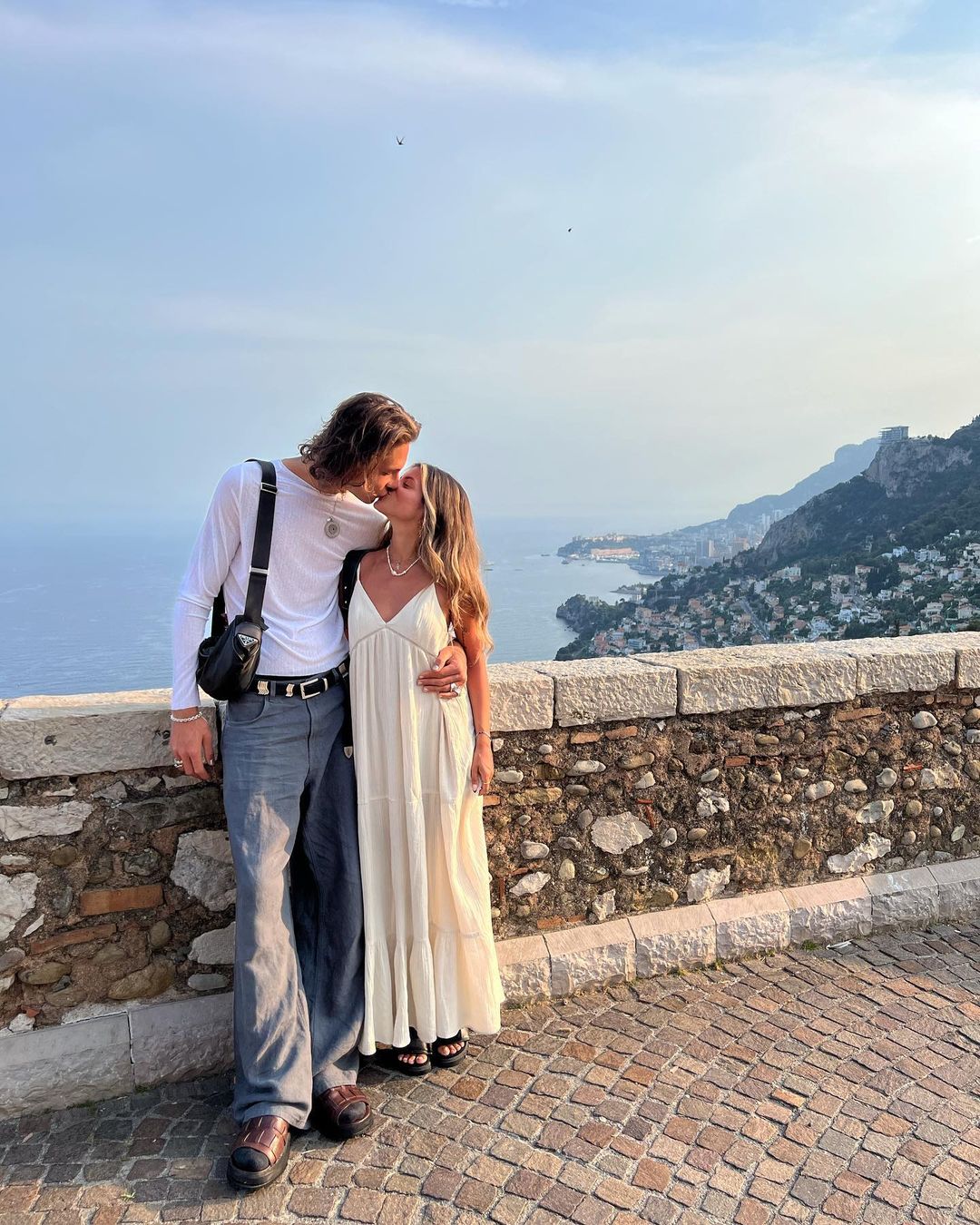 Isabelle Eberdean og kjæresten Jonas Bahri har vært sammen i 11 år. Foto: Instagram/ @isabelleberdean