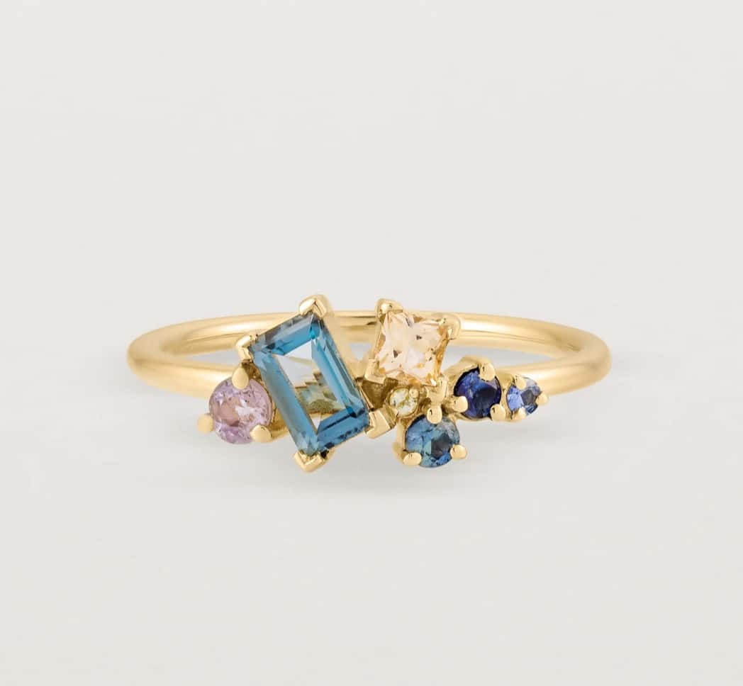 11 lekre forlovelsesringer. Mei Cluster ring fra Natalie Marie Jewelry.