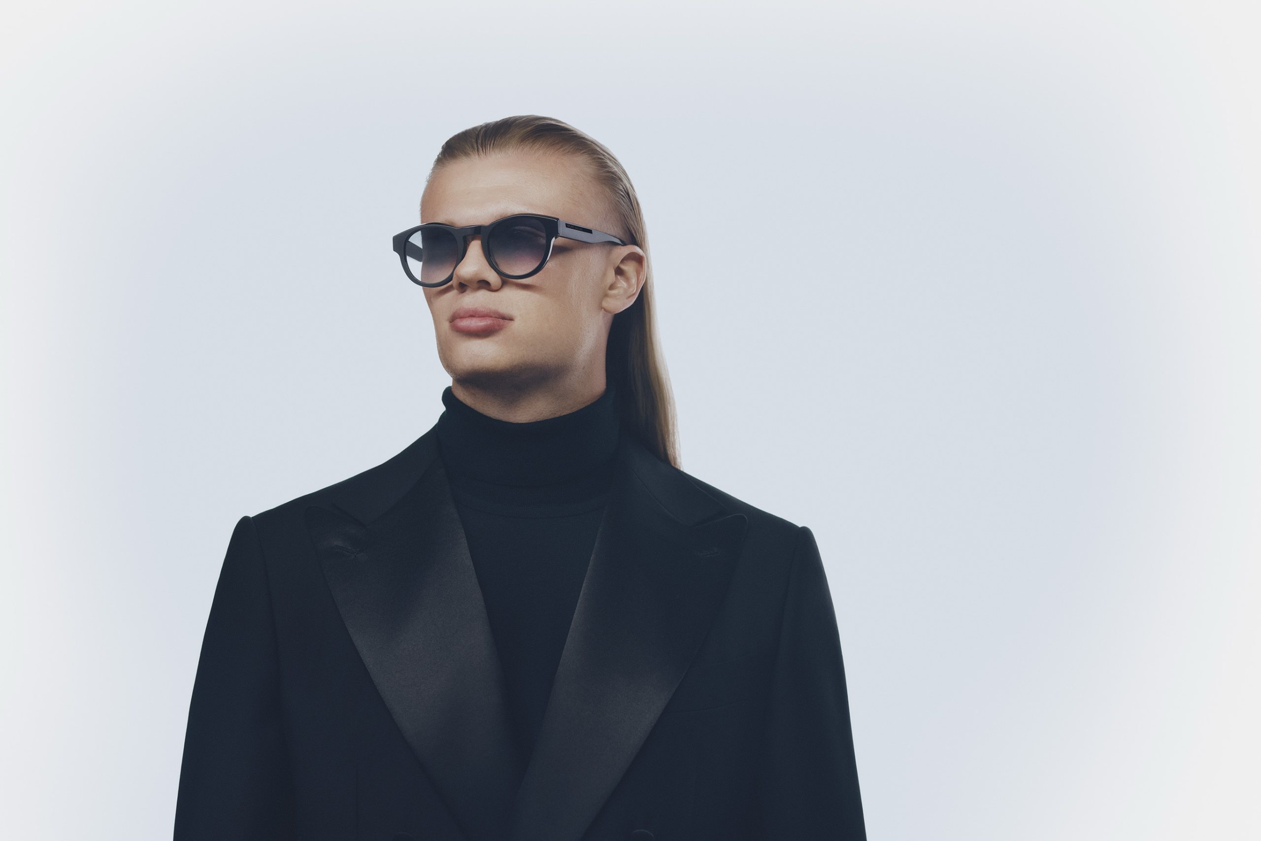 Erling Haaland lanserer egen brille-kolleksjon med Synsam